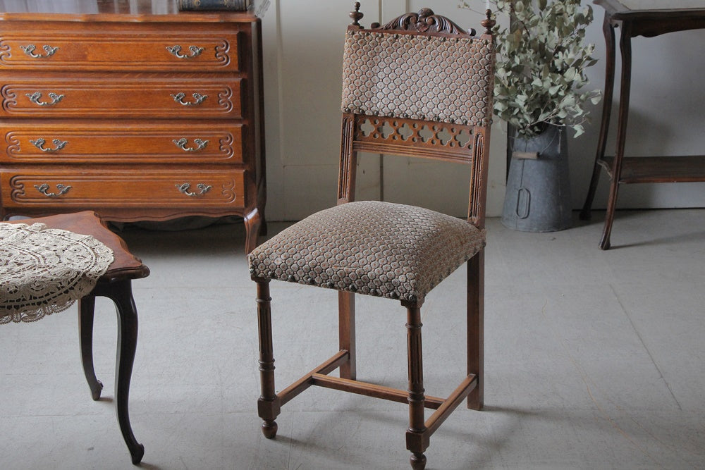 【HOLD】美しさと可愛さを兼ね備えたベルベット生地のチェア（椅子）　フランスアンティーク家具