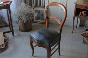 レザー座面がかっこいいバルーンバックチェア（椅子）高さ88cm　フランスアンティーク家具
