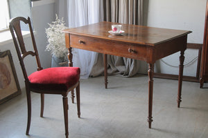 華奢な足が美しいオーク材デスク（横幅101cm)　フランスアンティーク家具