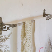 清潔感あるガラスのタオルバー（横幅76cm）　フランスアンティークインテリア雑貨