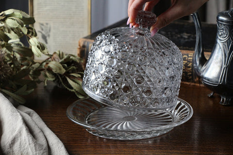 キラキラしたガラスが美しい皿付きチーズドーム（皿直径21.5cm）　フランスアンティークガラス雑貨