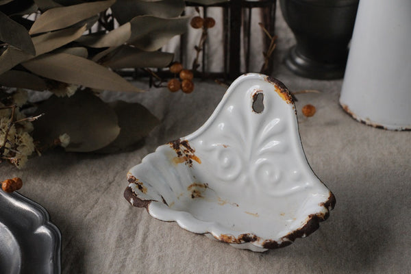 フランスアンティーク　石鹸 清潔感あるエナメル（ホーロー）石鹸入れ（15x10.5cm） フランス