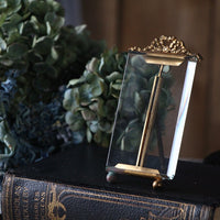 リボンモチーフのオルモルフォトスタンド（13x7cm）　フランスアンティークインテリア雑貨