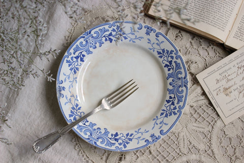 ショワジールロワ窯アフリカンな絵柄の平皿（直径20cm）　フランスアンティーク食器