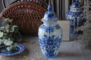 ブルー＆ホワイトが素敵なデルフト焼蓋付きポット（高さ39cm）　オランダアンティーク陶器