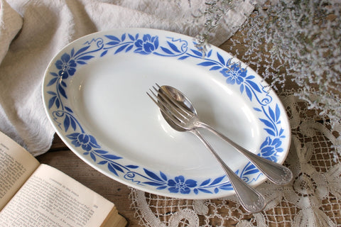 ブルーが素敵なムーランデルー窯ステンシルオーバル皿（34x24cm）　フランスアンティーク食器
