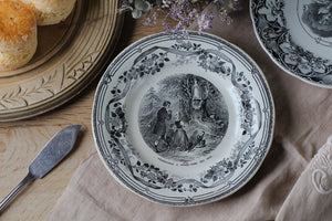 クレイユモントロー窯1844年マリアの絵柄のグリザイユ（直径19.5cm）　フランスアンティーク食器
