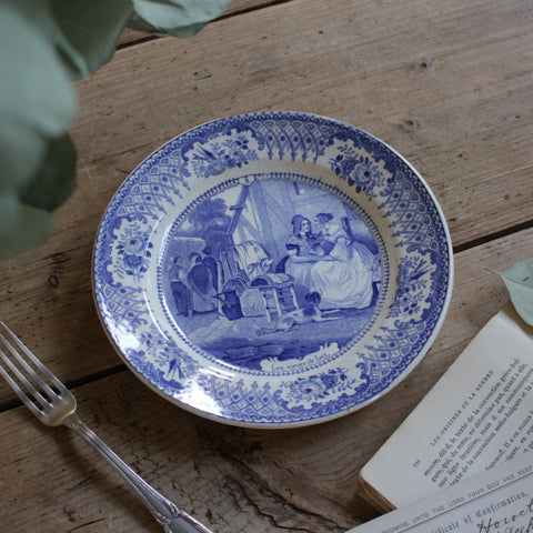 ブルーの絵柄が素敵なクレイユモントロー窯グリザイユ（直径19.5cm）　フランスアンティーク食器