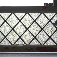 ペイントのはがれも味のある格子模様のステンドグラス イギリスアンティーク(住宅窓) 52cm×33cm