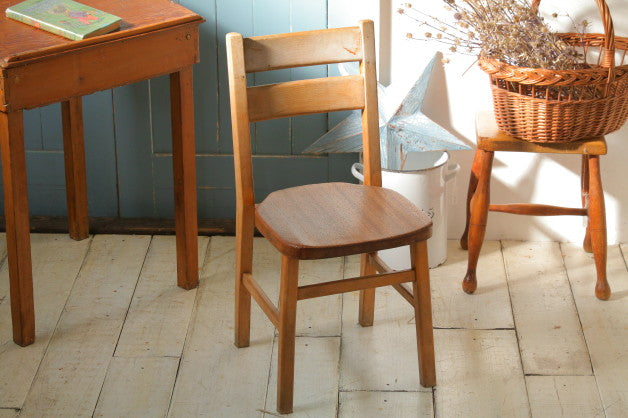 しっかりした作りが魅力のチャイルドチェア（子供用椅子）　イギリスアンティーク家具
