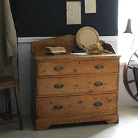 オールドパインチェスト(タンス)　ブラスハンドル　1890年代　イギリスアンティーク家具