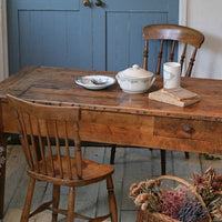 シンプルさが美しいウォールナット（くるみ）材テーブル（机）　フランスアンティーク家具