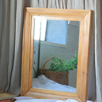 飴色の美しい木肌が魅力！オールドパインフレームのミラー（鏡）　イギリスアンティークインテリア雑貨　