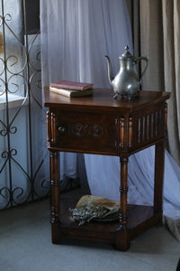 彫り模様がとっても素敵な1930年代オーク材コンソールテーブル　イギリスアンティーク家具