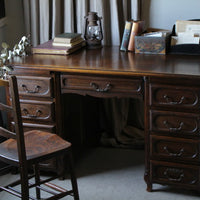 重厚感あるオーク材デスク（机）　フランスアンティーク家具