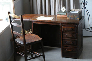 拡張式で便利に使える１９２０年代オークデスク　イギリスアンティーク家具