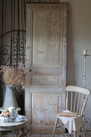 薄いブルーグレーペイントがシャビーシックなドア（扉）　フランスアンティーク家具