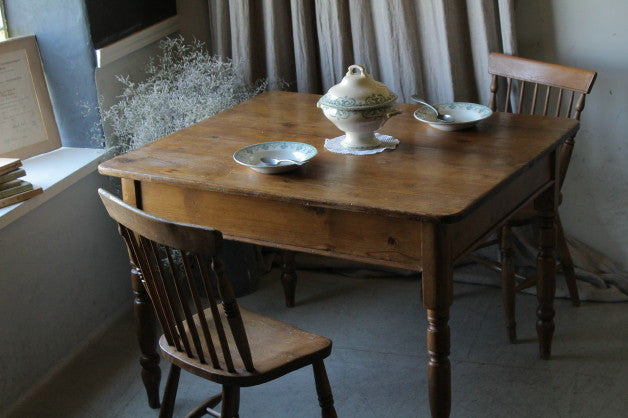 1890年代木肌が素敵なオールドパインテーブル（机）　イギリスアンティーク家具