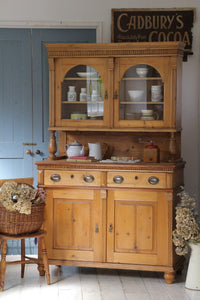 使いやすいオールドパインカップボード（飾り棚）　イギリスアンティーク家具