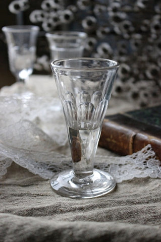 厚みのあるガラスが素敵なグラス　イギリスアンティークガラス食器　