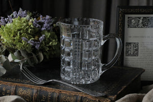 シンプルな美しさが魅力のウォータージャグ　イギリスアンティークガラス雑貨