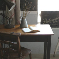 1900年代ダークブラウンカラーのオールドパインデスク（机）　イギリスアンティーク家具