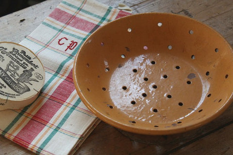 フランスアンティーク食器　フルーツ用水切りプレート（皿）