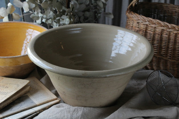 存在感ある大きめ陶器ボウル　イギリスアンティーク陶器雑貨