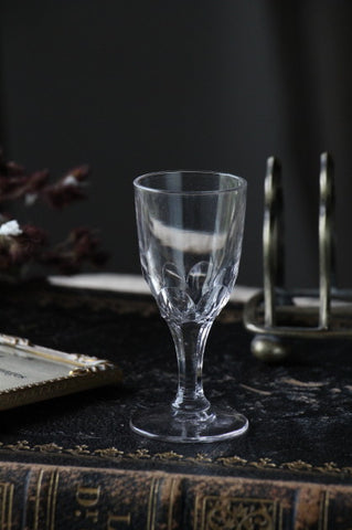 シンプルなデザインが美しいリキュールグラス　イギリスアンティークガラス食器
