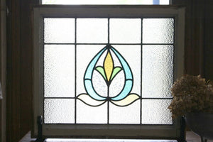 爽やかな色合いの蕾のステンドグラス イギリスアンティーク(住宅窓) 62cm×54.5cm