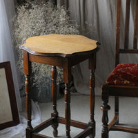 ソリッドオーク材のオケージョナルテーブル（OCC）　イギリスアンティーク家具