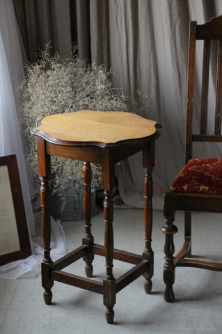 ソリッドオーク材のオケージョナルテーブル（OCC）　イギリスアンティーク家具
