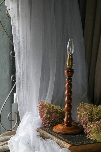 オーク材ボビンレッグの木製テーブルランプスタンド　イギリスアンティーク照明