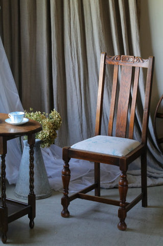 バラ模様の座面が可愛いオーク材ハイバックチェア(椅子)　イギリスアンティーク家具