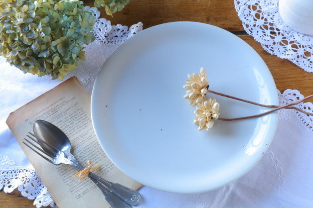 上品な色味　白色の大皿（プレート）　フランスアンティーク食器