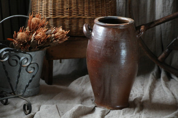 存在感たっぷりの大きな壺（ポット） フランスアンティーク陶器