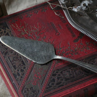 シンプルなデザインで使いやすいケーキサーバー（カトラリー）　イギリスアンティーク銀器