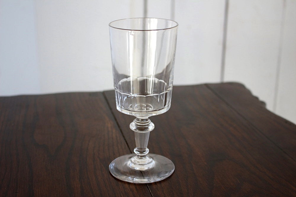 美しいガラスの大きめサイズのグラス　アンティークガラス雑貨