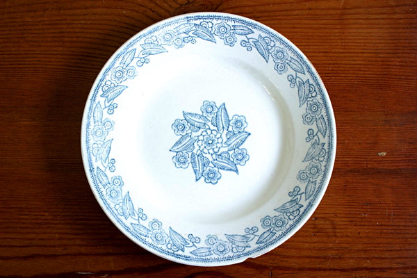 爽やかなブルーの花模様が素敵なロンウィー窯プレート（皿） フランス