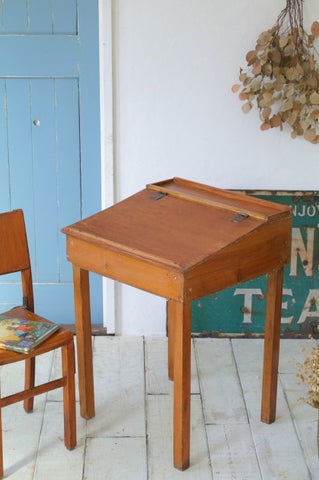 ナチュラルで可愛らしいスクールデスク（机）　イギリスアンティーク家具