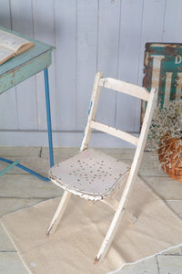 白のペイントが素敵なレアな子供用フォールディングチェア　折り畳み式椅子　イギリスアンティーク家具