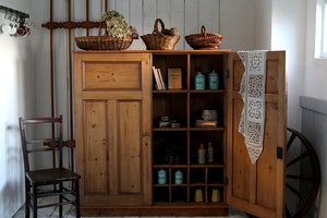 収納家具に最適のオールドパインキャビネット（飾り棚）　1890年代　イギリスアンティーク家具