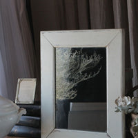 シャビーなホワイトペイントフレームミラー（鏡）　イギリスアンティークインテリア雑貨　