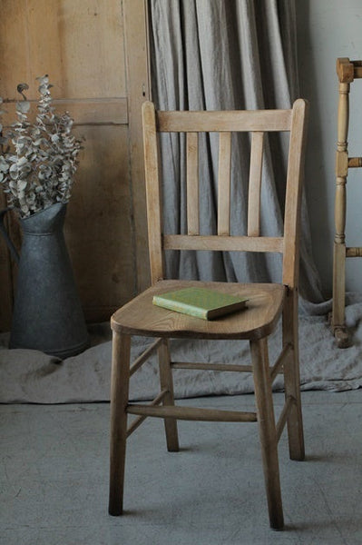 ナチュラルな雰囲気が魅力のスクールチェア（椅子） イギリス