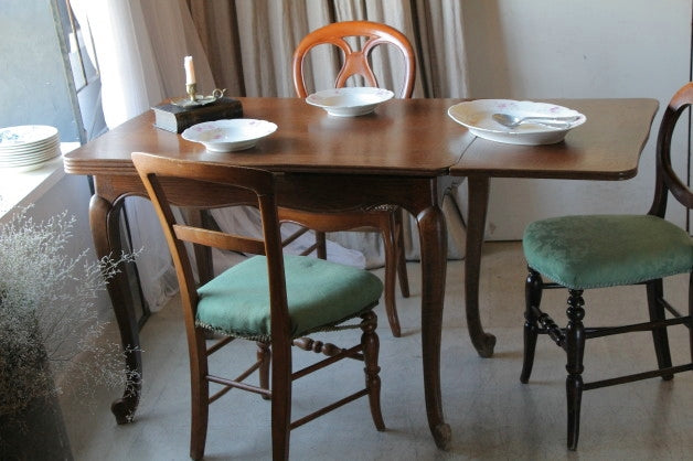 オーク材小ぶりなサイズで使いやすいDLT（テーブル）　フランスアンティーク家具