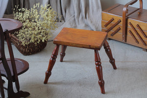 花台としても使える小さなスツール（椅子）高さ29cm　イギリスアンティーク家具