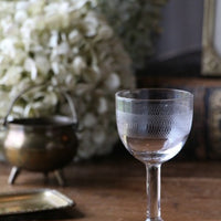 気泡たっぷりでアンティークらしさが堪らないグラス　イギリスアンティークガラス雑貨