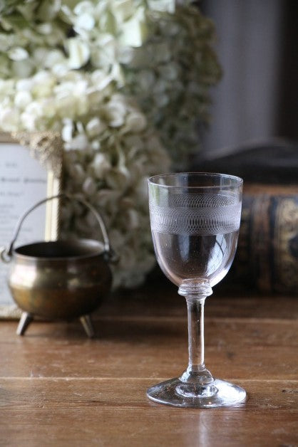 美しいエッチング模様が素敵なグラス　イギリスアンティークガラス雑貨