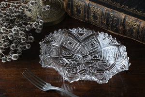 キラキラしたガラスが美しいヴィクトリアンガラスボウル　イギリスアンティークガラス食器