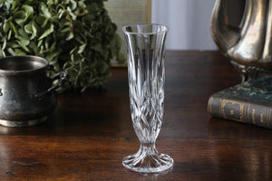 一輪挿しにぴったりなフラワーベース（花瓶）高さ17cm　イギリスアンティークガラス雑貨